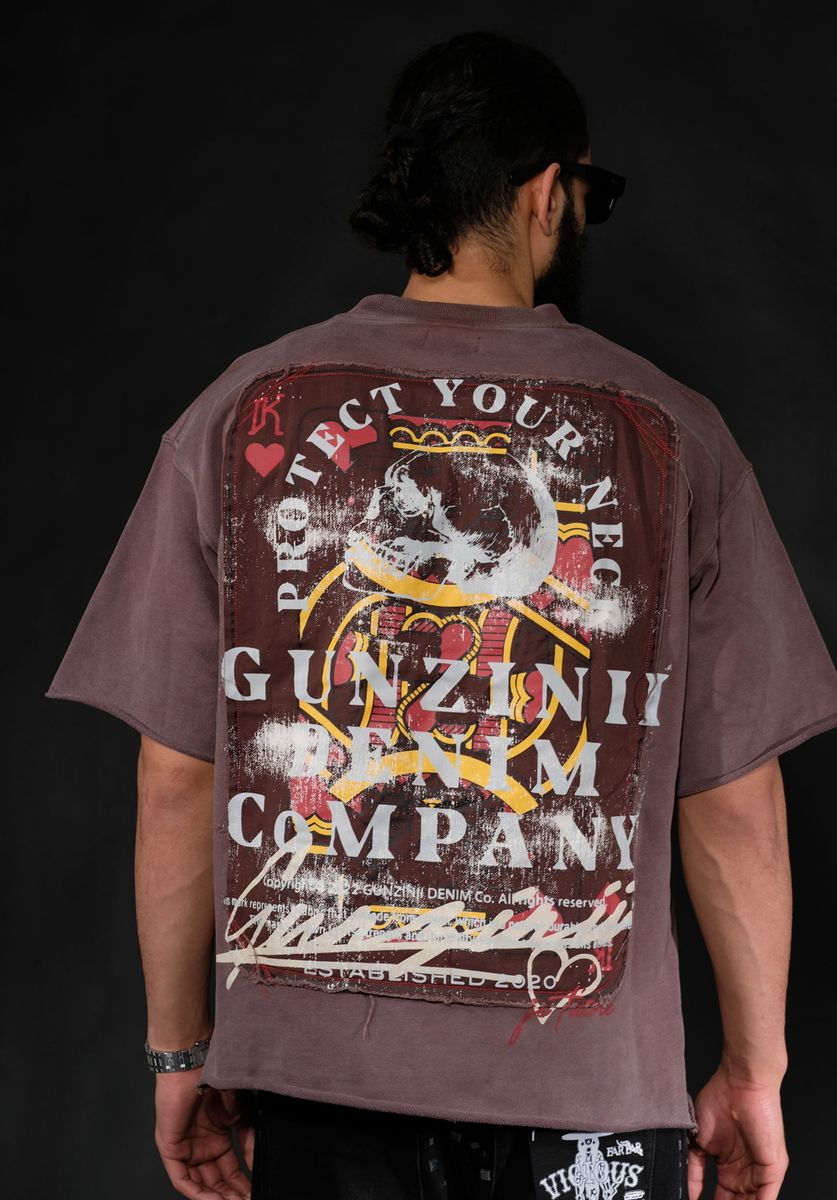 GUNZINII / BROWN KING OF HEARTS TEE