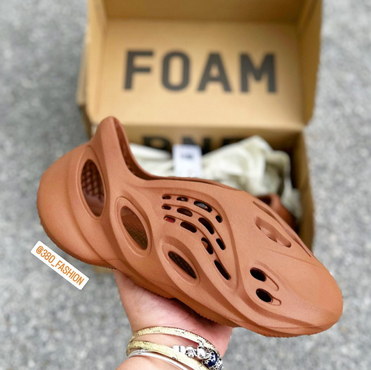 Men, Boys, Teens, Gifts, Womens slides, Girls, Urban, Style, Fashion, Men's Shoes, Slides, Yeezy Slides, Yeezy, Yeezys, Foam Runners, Clay Red, Adidas